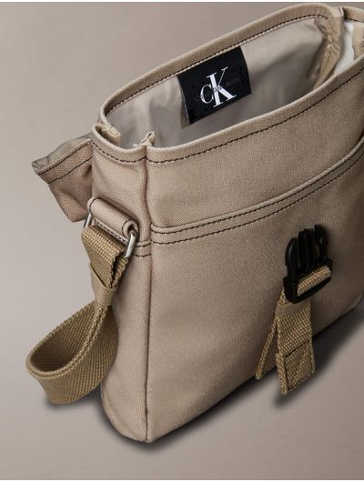 Bandolera-Calvin-Klein-Reporter-Monologo-Hombre-Beige