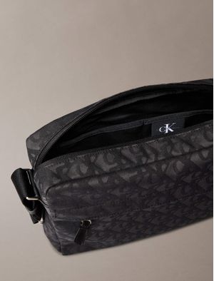 Bandolera-Calvin-Klein-Flight-Monograma-Mosaico-Hombre-Negro