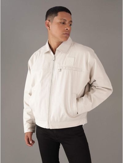 Chamarra-Calvin-Klein-Jeans-con-Monograma-en-Relieve-Hombre-Beige