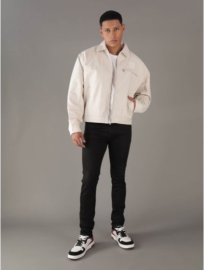 Chamarra-Calvin-Klein-Jeans-con-Monograma-en-Relieve-Hombre-Beige