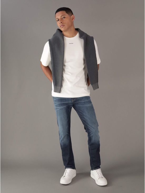 Playera-Calvin-Klein-con-Logo-en-Relieve-Hombre-Blanco