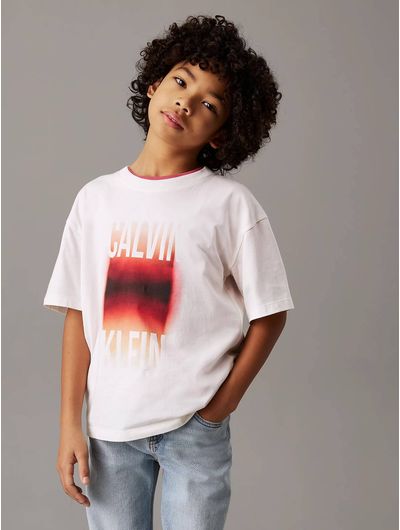 Playera-Calvin-Klein-Grafico-Degradado-Niño-Blanco