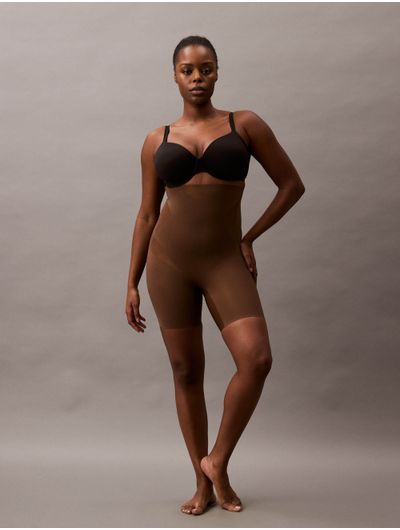 Short-Calvin-Klein-Shapewear-Stay-Put-Stretch-Mid-Thight-Mujer-Cafe