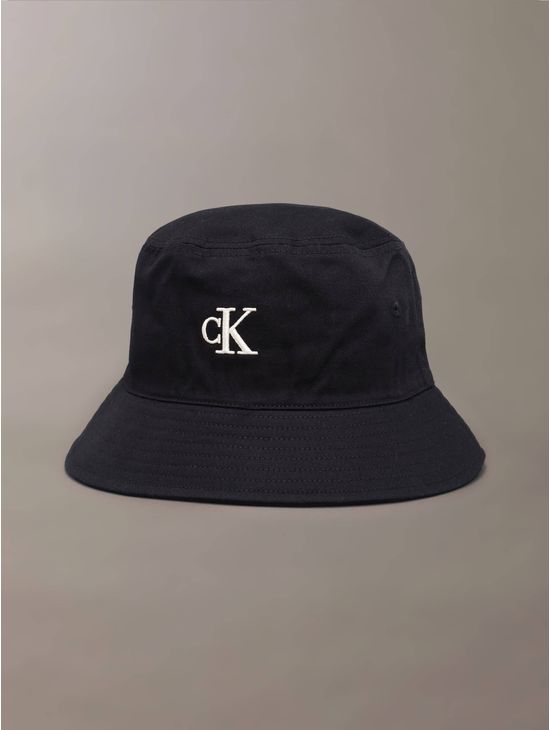 Gorro-Calvin-Klein-con-Monograma-Bordado-Mujer-Negro