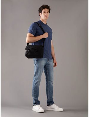 Bolsa-Calvin-Klein-Crossbody-con-Monologo-Bordado-Hombre-Negro