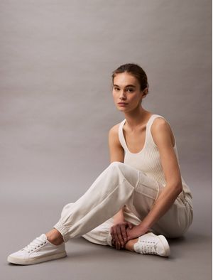 Jogger-Calvin-Klein-Cargo-Mujer-Beige