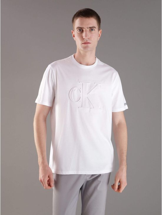 Playera-Calvin-Klein-con-Monograma-Relieve-Hombre-Blanco