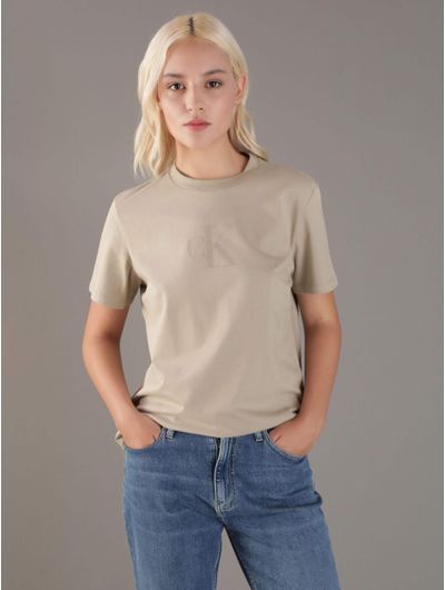 Playera-Calvin-Klein-Monograma-Estampado-Metalizado-Mujer-Verde