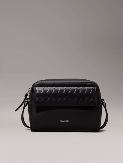 Bolsa-Calvin-Klein-Camera-Acolchada-Mujer-Negro