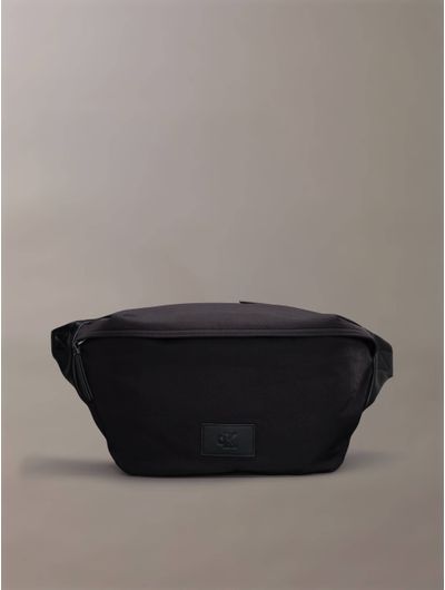 Cangurera-Calvin-Klein-con-Monograma-Hombre-Negro