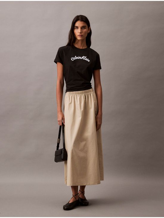 Playera-Calvin-Klein-Logo-Estampado-Mujer-Negro