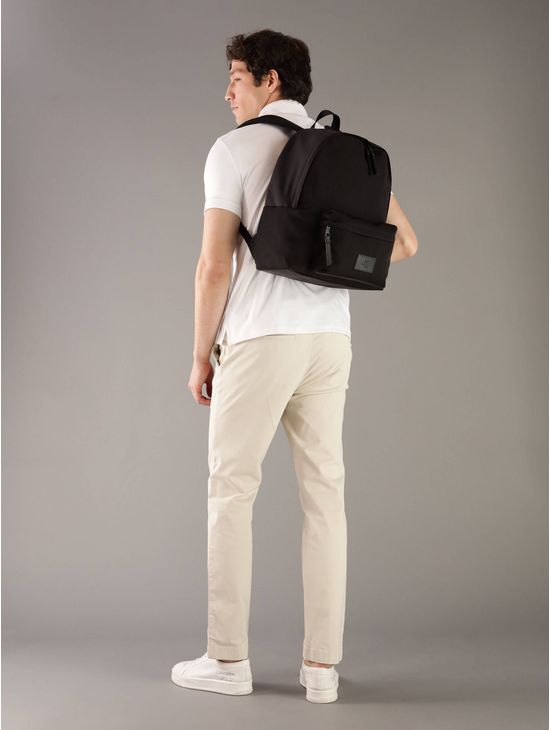 Mochila-Calvin-Klein-con-Monograma-Hombre-Negro