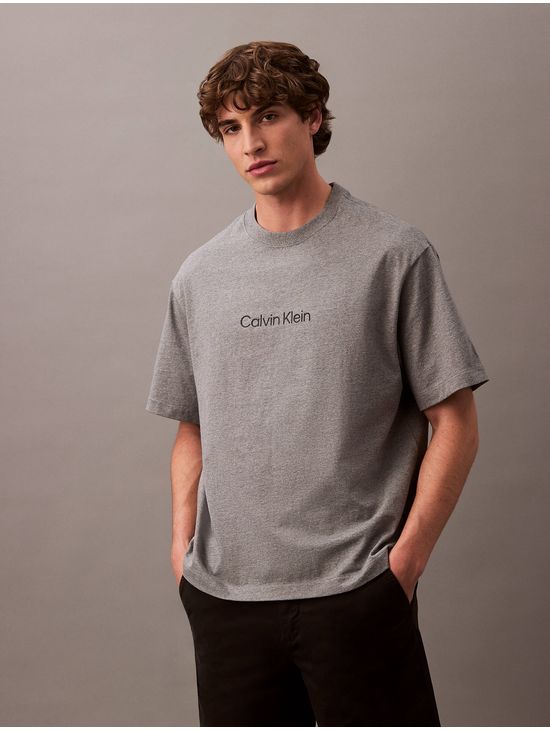 Playera-Calvin-Klein-Logo-Relaxed-Hombre-Gris