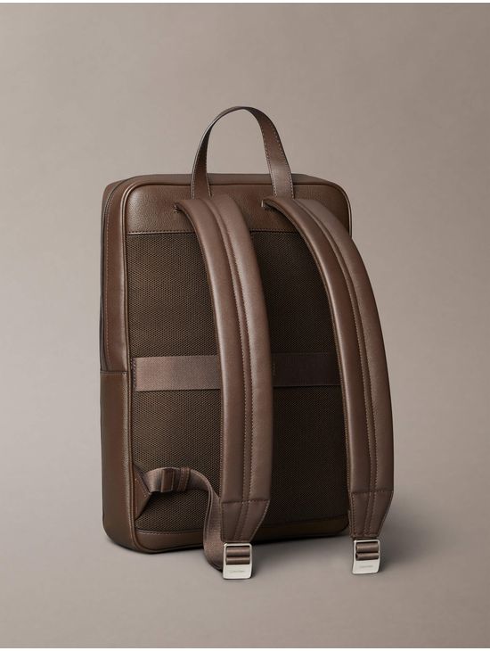 Mochila-Calvin-Klein-Logo-Piel-Sintenica-Hombre-Cafe