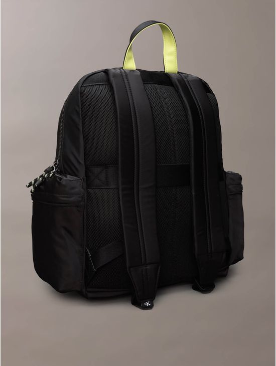 Mochila-Calvin-Klein-Monologo-Hombre-Negra