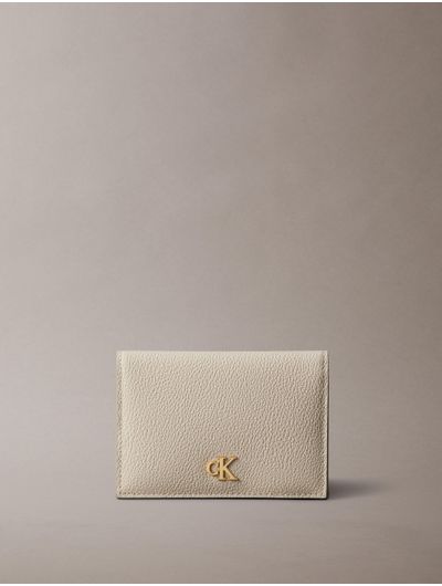 Tarjetero-Calvin-Klein-Bifold-Monograma-Mujer-Beige