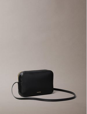Bolsa-Calvin-Klein-Camera-Mujer-Negro-4F3173G-003