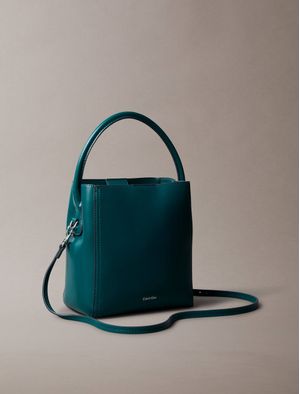 Bolsa-Calvin-Klein-Bucket-Mujer-Azul-4F3174G-301