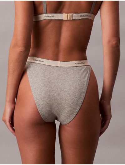 Tanga-Calvin-Klein-Mujer-Gris-QF8370-050