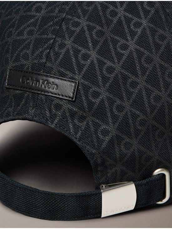 Gorra-Calvin-Klein-Emblema-Hombre-Gris