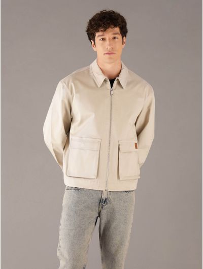 Chamarra-Calvin-Klein-Jeans-con-Monograma-Parche-Hombre-Beige-4RD401G-230