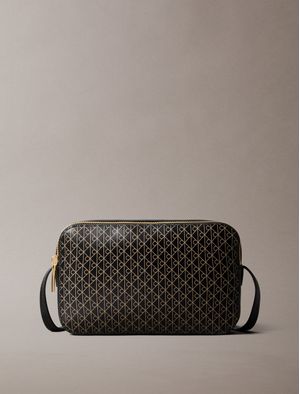 Camera-Bag-Alargada-Calvin-Klein-Emblema-Mujer-Negro-4F3268G-001