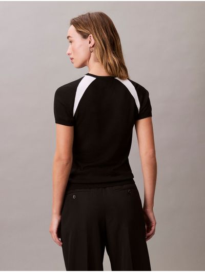 Playera-Calvin-Klein-Logotipo-Mujer-Negro-47C307G-001