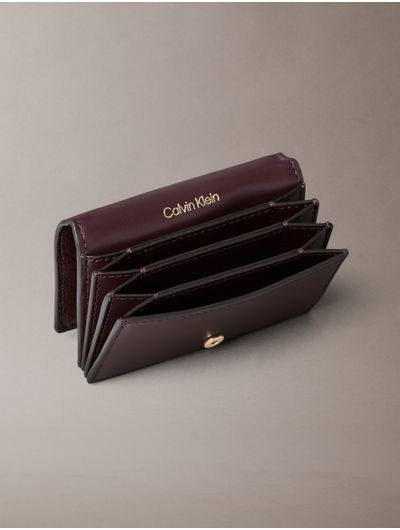 Cartera-Calvin-Klein-Emblema-Mujer-Rojo-4F1083G-602