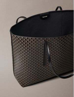 Bolso-Tote-Calvin-Klein-Emblema-Mujer-Negro-4F3266G-001