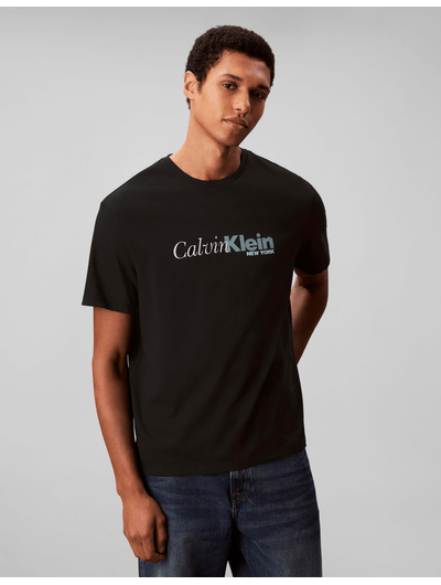 Playera-Grafica-Calvin-Klein-Cursive-Hombre-Negro-4RD822G-001