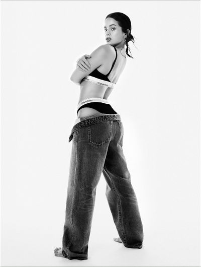 fa25_organic_no_logo_1080x1080_ROSALIA_CKU_W_ICON_CTN_90S_2