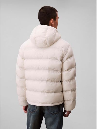 Chamarra-Acolchada-con-Monograma-Calvin-Klein-Hombre-Beige-4RD528G-100
