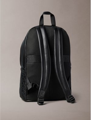 Mochila-Calvin-Klein-Emblema-Hombre-Negro-4D3202G-UB1