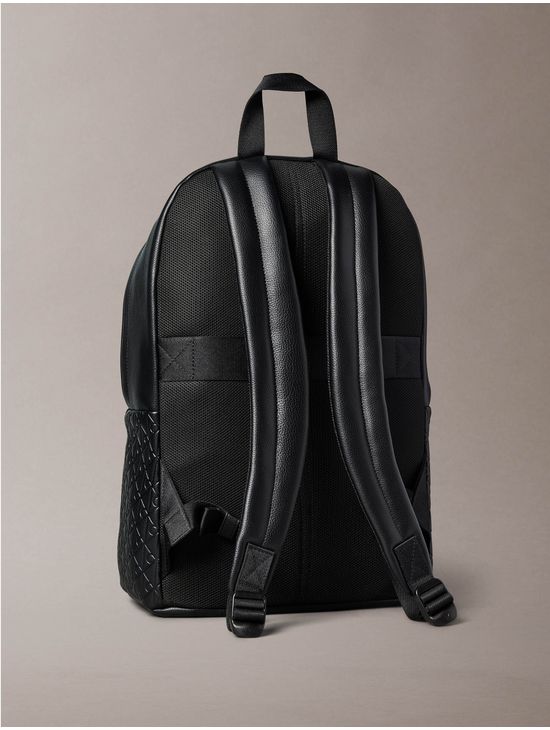 Mochila-Calvin-Klein-Emblema-Hombre-Negro-4D3202G-UB1