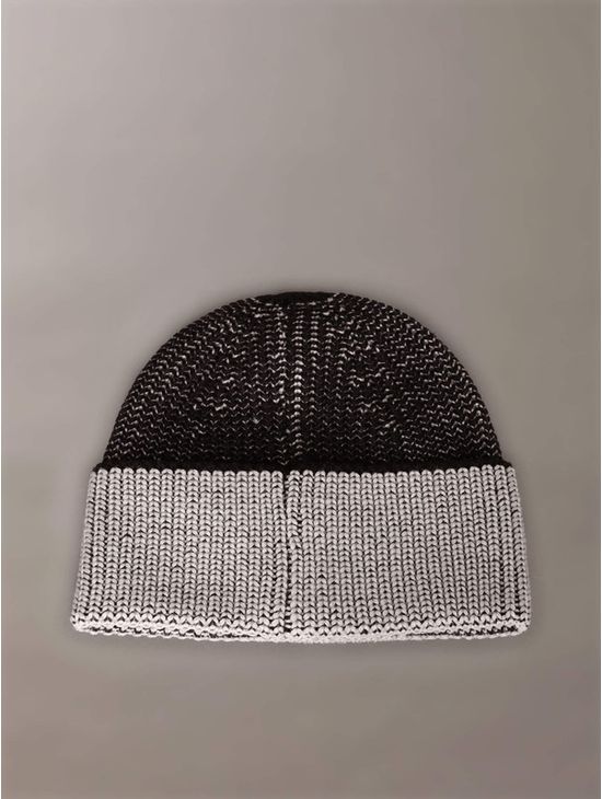 Gorro-Calvin-Klein-Tejido-de-Punto-Hombre-Multicolor-CKMC523220-001
