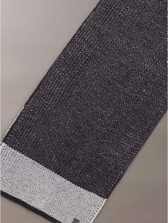 Bufanda-Calvin-Klein-Tejido-de-Punto-Hombre-Gris-CKMC523221-001