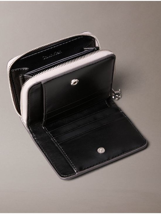 Cartera-Flap-CK-Metallic-Mujer-Plateado-4F1103G-3JH