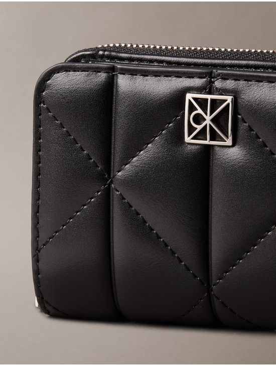 Cartera-Flap-Acolchada-Calvin-Klein-Mujer-Negro-4F1124G-UB1