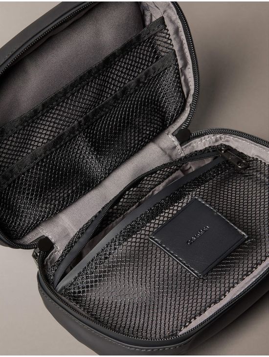 Neceser-Calvin-Klein-Hombre-Negro-4D1152G-UB1
