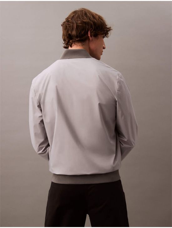 Chamarra-Bomber-Calvin-Klein-Mate-Hombre-Gris-40FM512-RO1