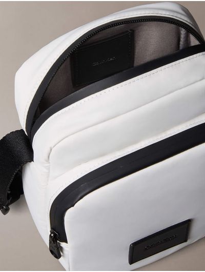 Bolso-Reporter-Calvin-Klein-Hombre-Blanco-4D3200G-YAF