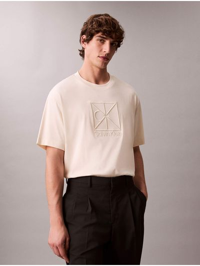 Playera-Calvin-Klein-Interlock-Emblema-Hombre-Blanco-4LE200G-YAC
