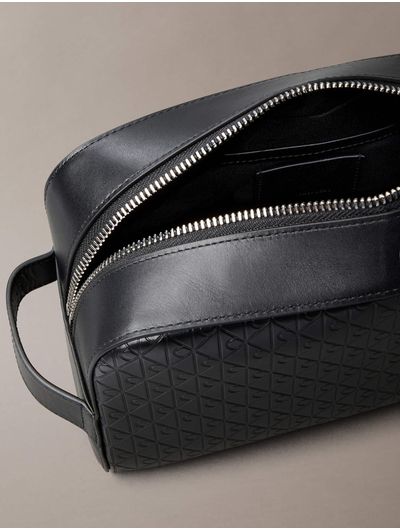 Neceser-Calvin-Klein-Embossed-Logotipo-Hombre-Negro-4D1146G-UB1