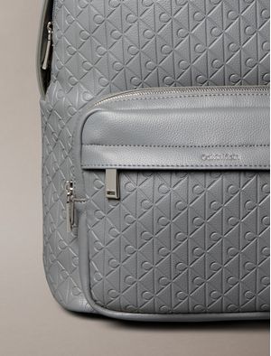 Mochila-Emblem-Emboss-Calvin-Klein-Hombre-Gris-4D3202G-PA7