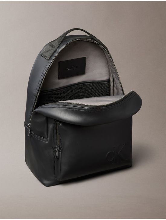 Mochila-Round-Calvin-Klein-Hombre-Negro-4D3246G-UB1