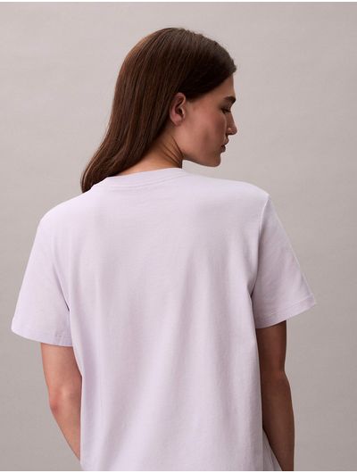 Playera-Calvin-Klein-Classic-Graphic-Mujer-Lila-47E809G-2IK