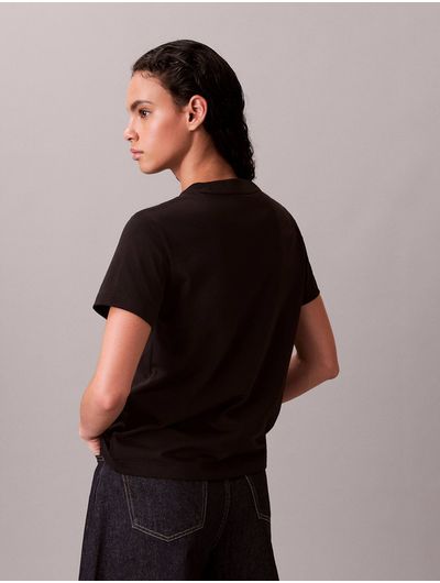 Playera-Calvin-Klein-Monologo-Foil-Hero-Mujer-Negro-47E819G-UB1