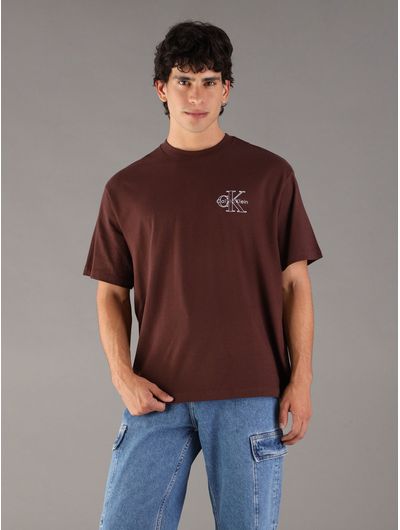 Playera-Calvin-Klein-con-Grafico-Micro-Monograma-Hombre-Cafe-4RC856G-2IN