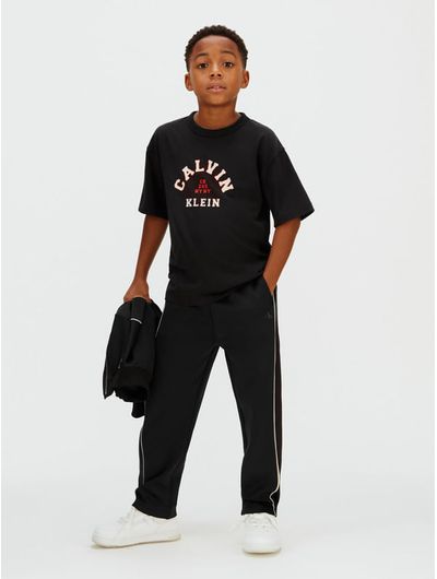 Playera-Calvin-Klein-Varsity-Grafica-Nino-Negro-IB0IB02637-BEH