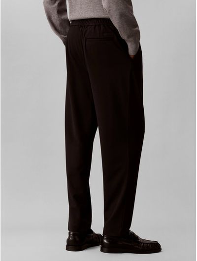 Pantalon-Calvin-Klein-Tapered-Tech-Knit-Plisado-Hombre-Negro-4LF607G-UB1